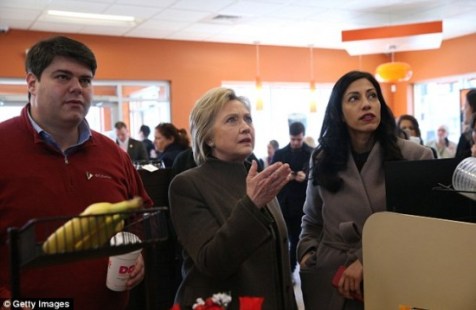 HillaryAtDunkinsDonuts