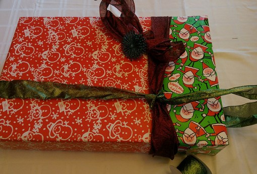 christmas-2016-bad-package-bow